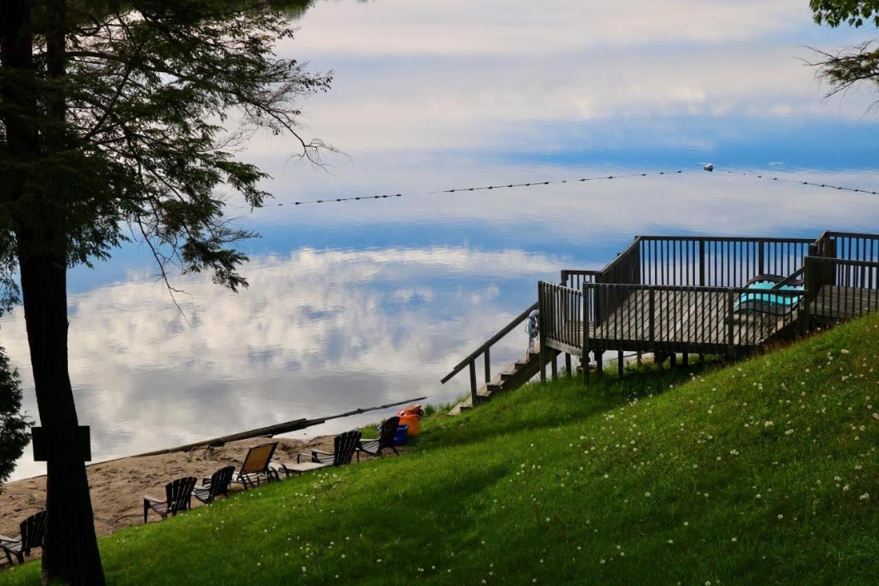 Sunny Point Resort Otter Lake Kültér fotó