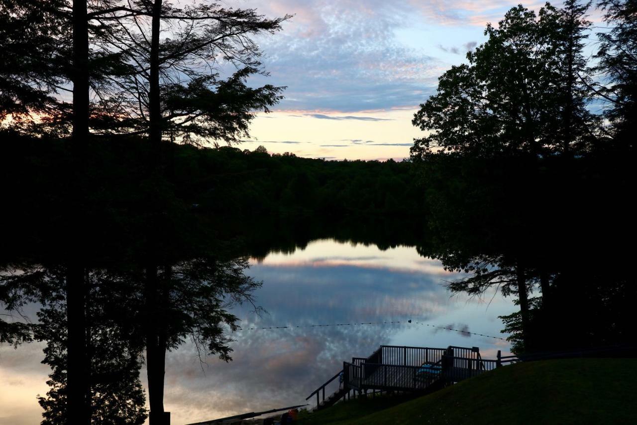 Sunny Point Resort Otter Lake Kültér fotó